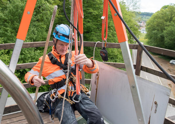 Reinigung eines Salzsilos