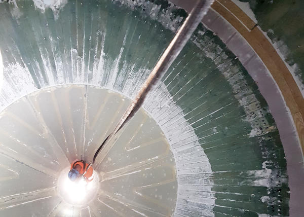 Reinigung eines Salzsilos