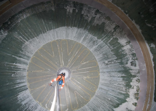 Reinigung eines Salzsilos