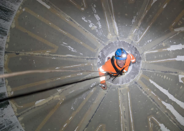 Reinigung eines Salzsilos