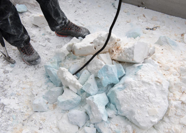 Reinigung eines Salzsilos