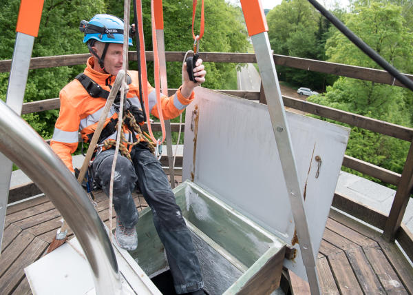 Reinigung eines Salzsilos