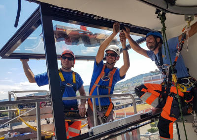 Auswechseln von RWA-Fenstern in Treppenhaus