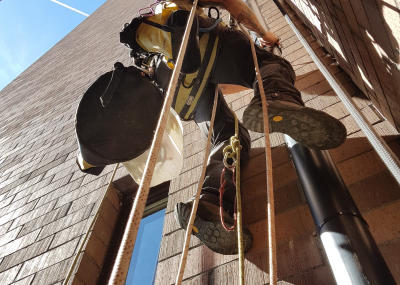Montage Wasserleitung an zwei Hochhäusern im Alpenblick in Cham