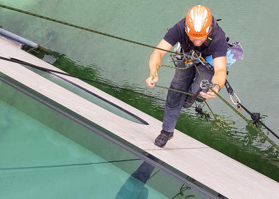 Reinigung von schwer zugänglichen Glasflächen