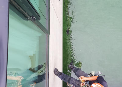 Reinigung von schwer zugänglichen Glasflächen